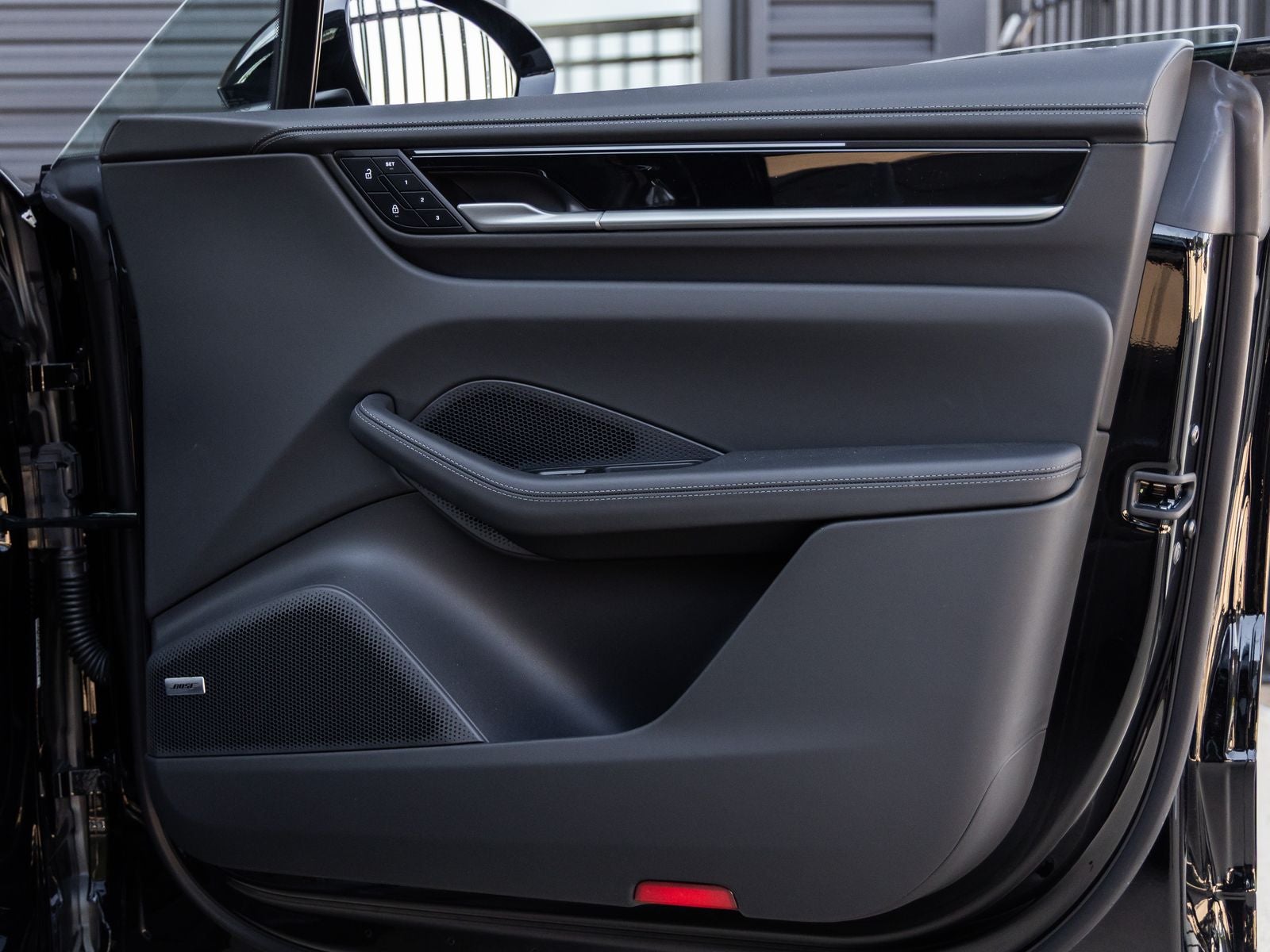 2025 Porsche Macan 4 Electric