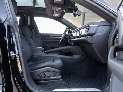 2025 Porsche Macan 4 Electric