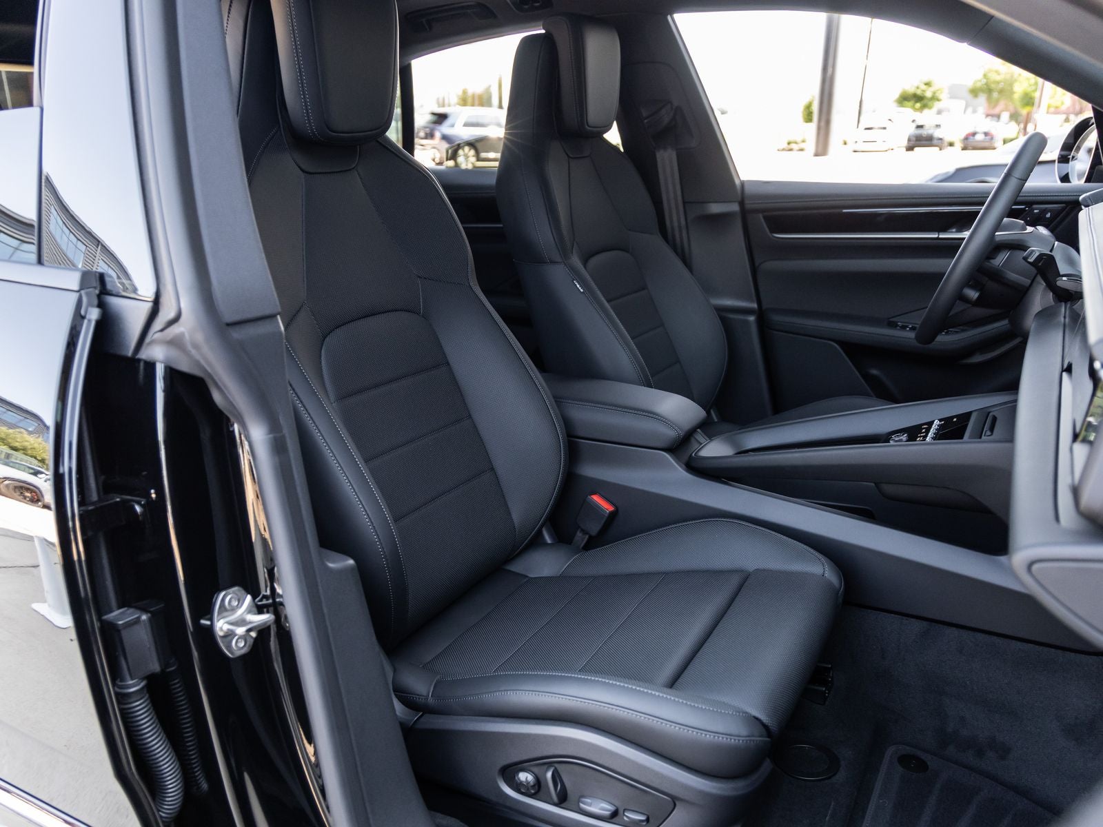 2025 Porsche Macan 4 Electric