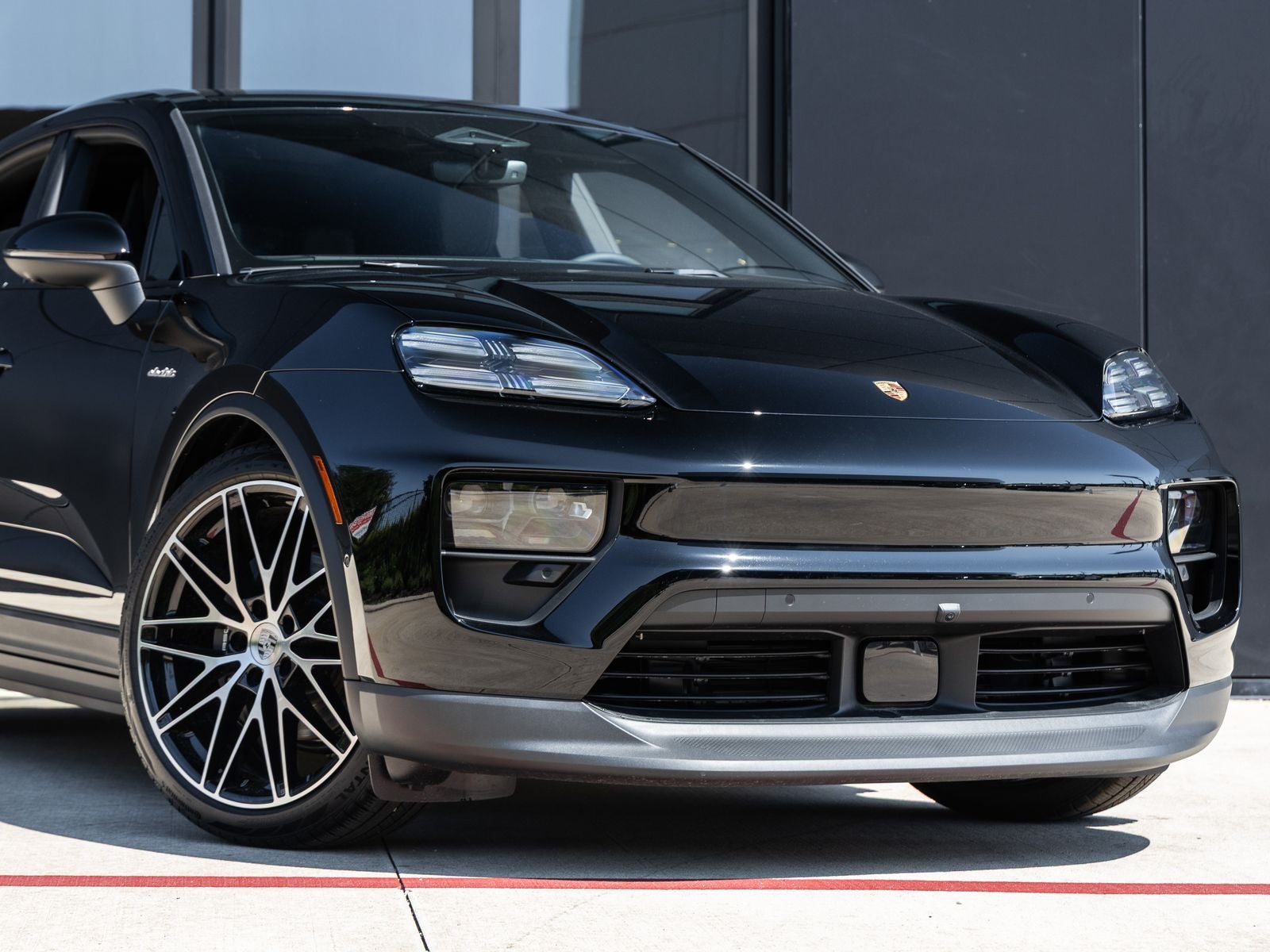 2025 Porsche Macan 4 Electric