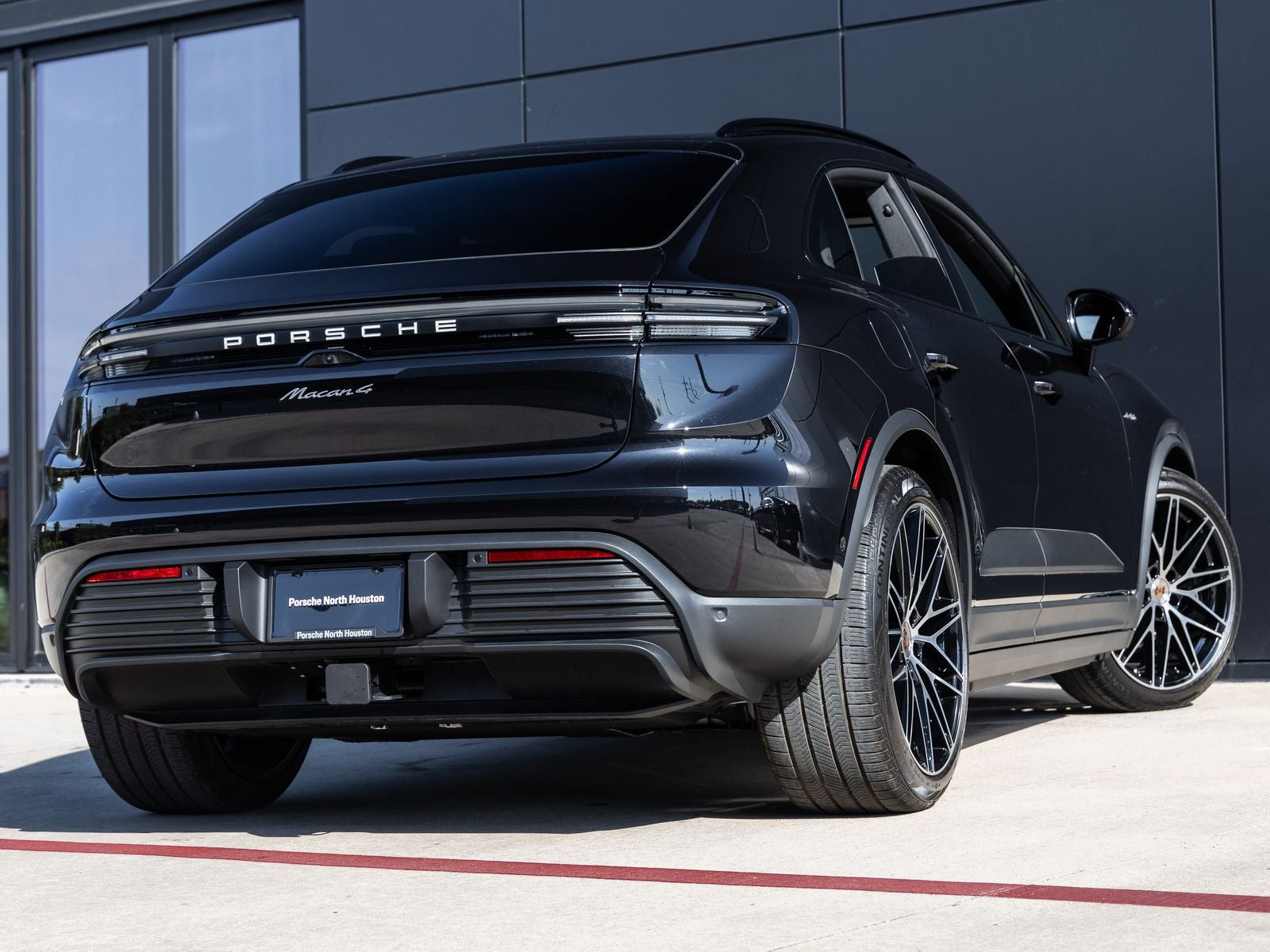 2025 Porsche Macan Electric 4