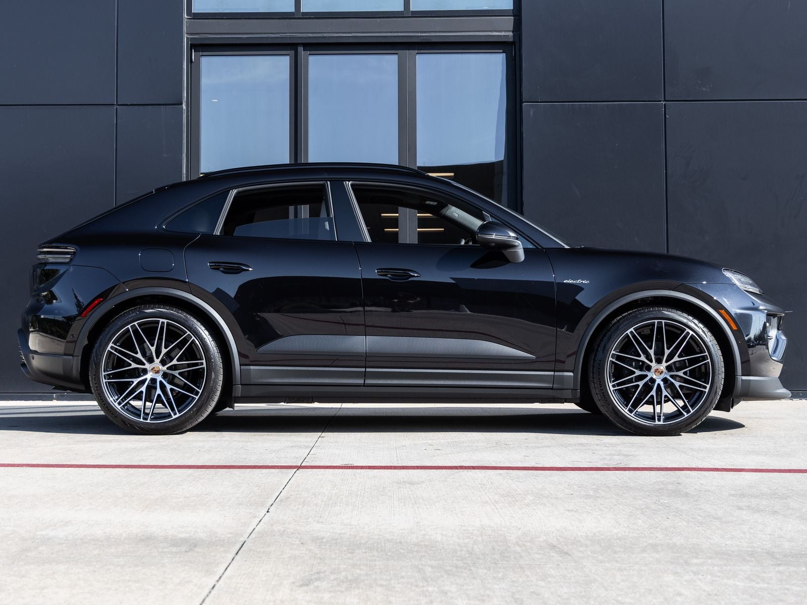2025 Porsche Macan Electric 4