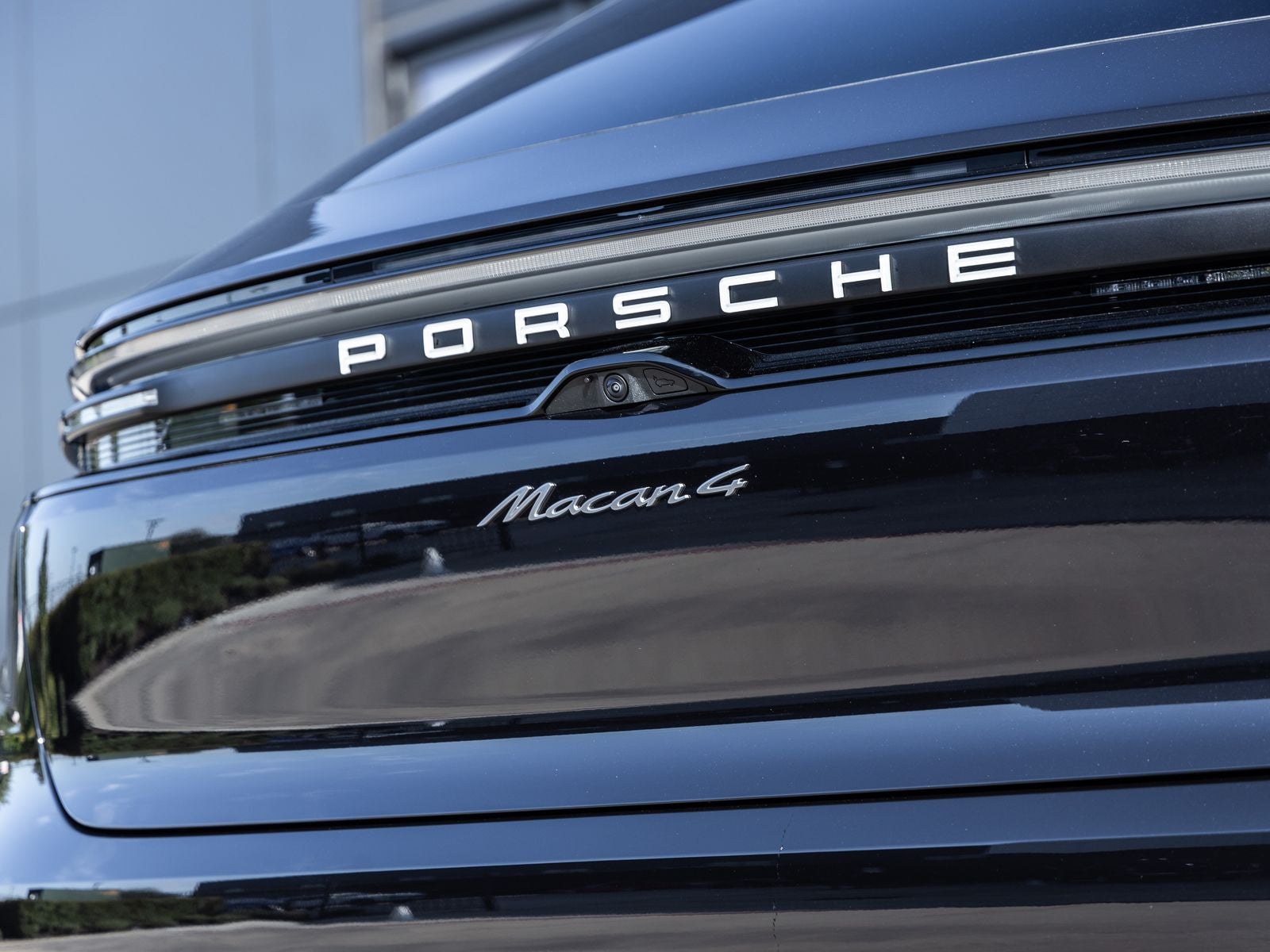 2025 Porsche Macan Electric 4