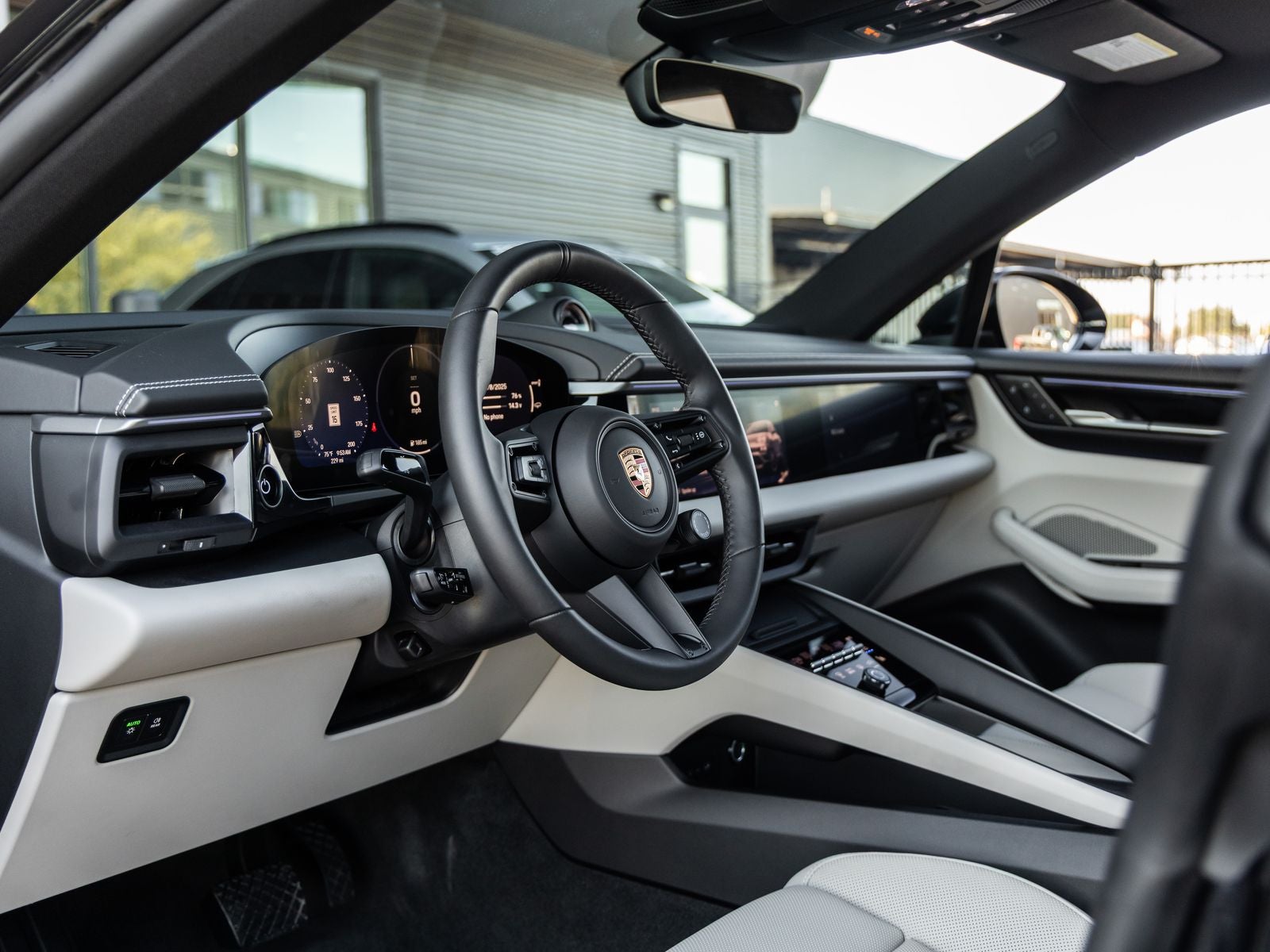 2025 Porsche Macan Electric 4