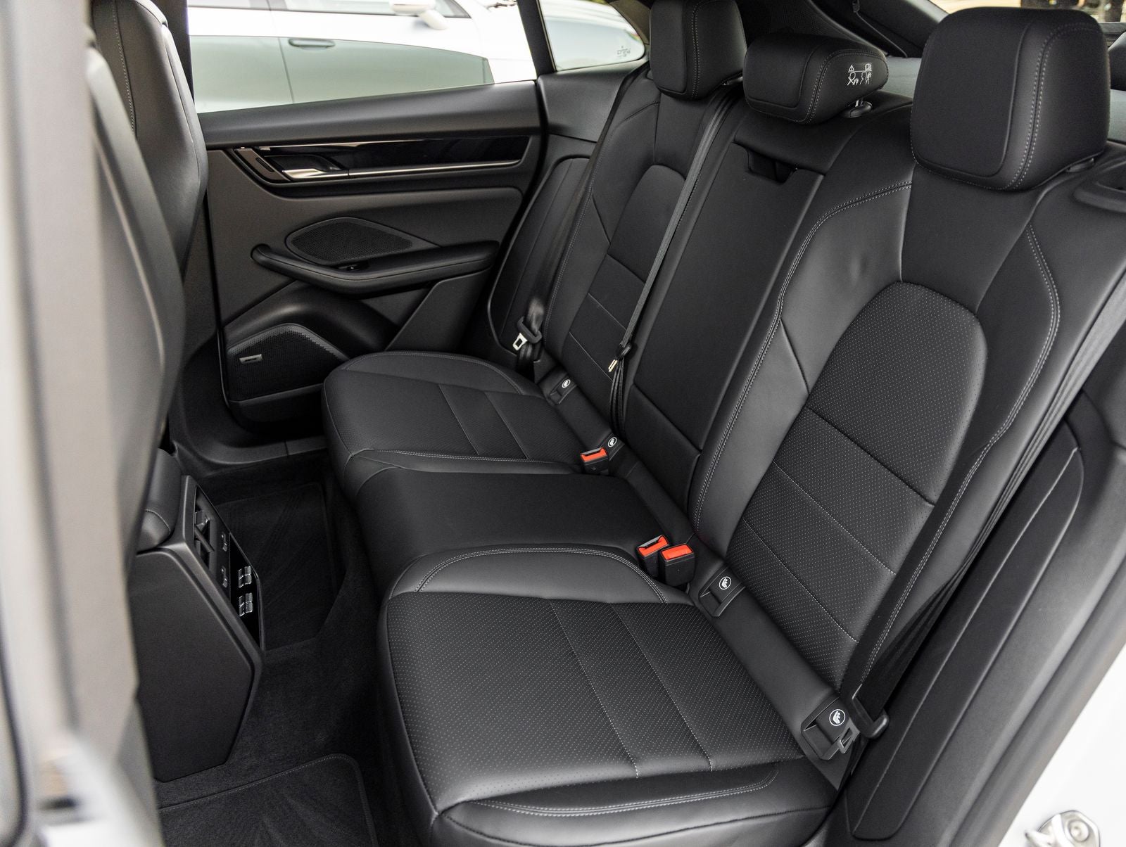 2026 Porsche Macan Macan 4 Electric