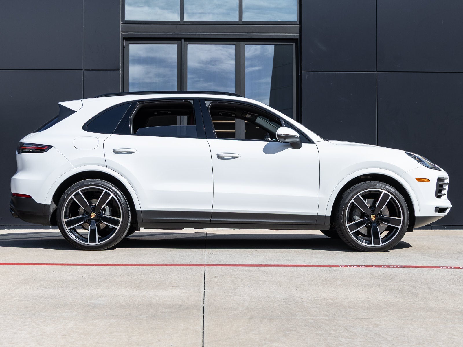 2023 Porsche Cayenne S Platinum Edition