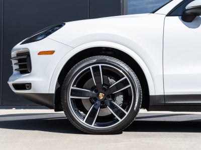 2023 Porsche Cayenne S Platinum Edition