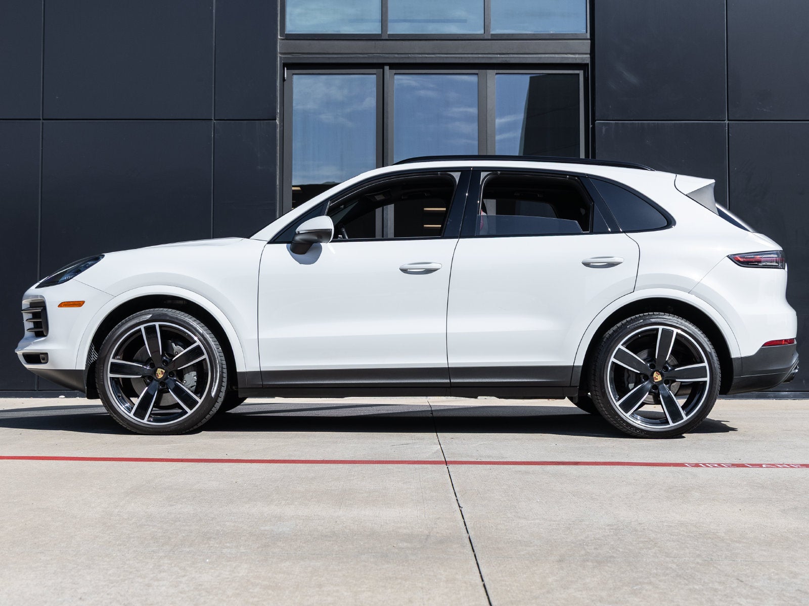 2023 Porsche Cayenne S Platinum Edition