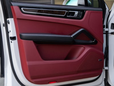 2023 Porsche Cayenne S Platinum Edition