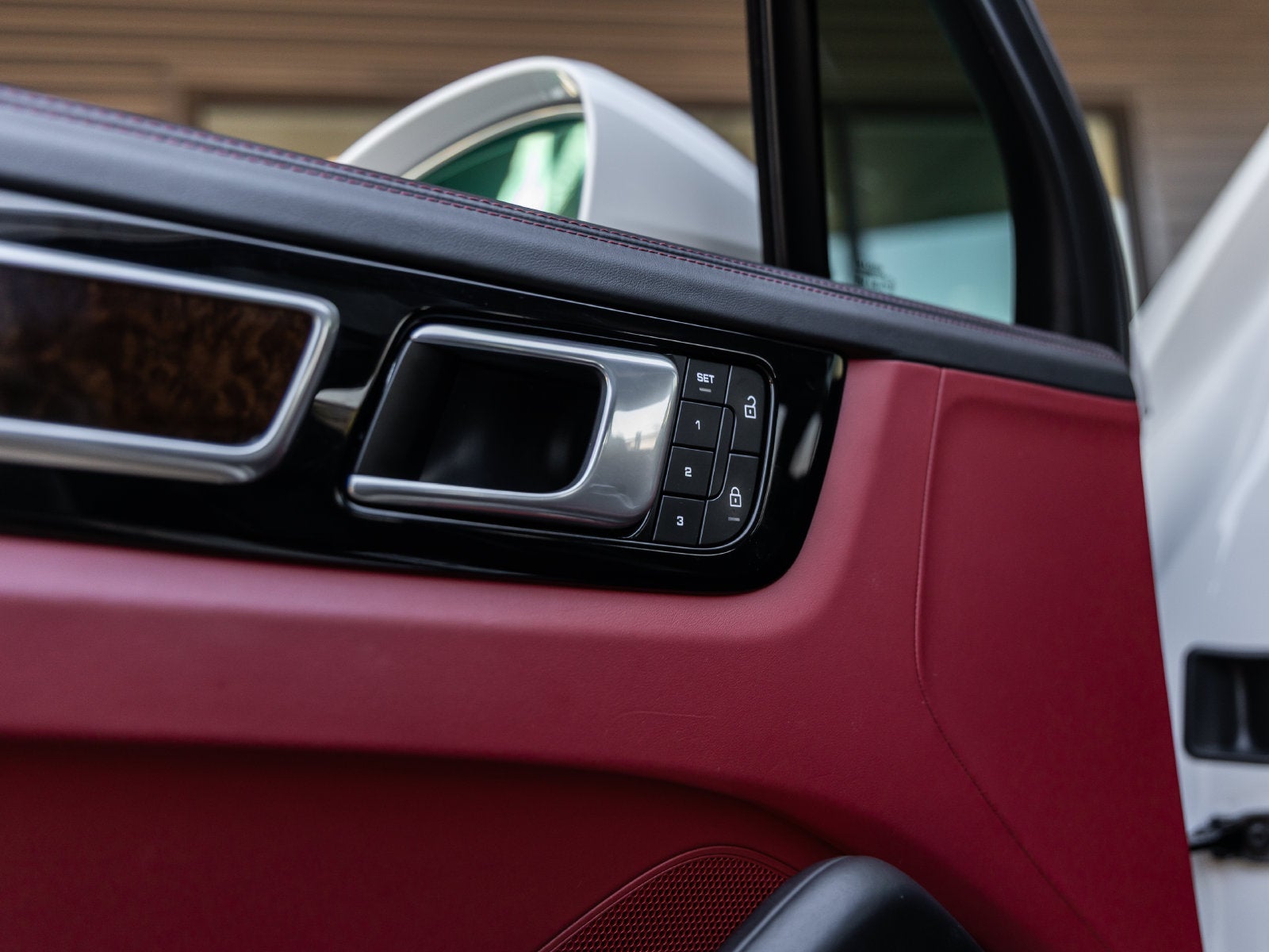 2023 Porsche Cayenne S Platinum Edition