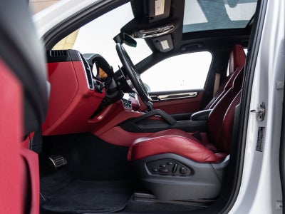 2023 Porsche Cayenne S Platinum Edition