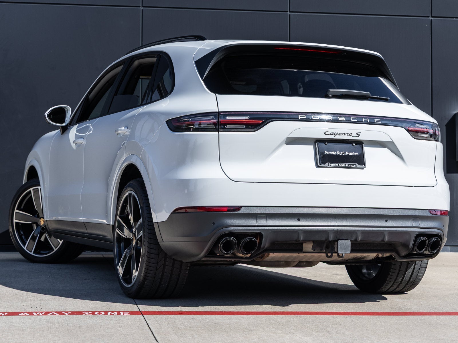 2023 Porsche Cayenne S Platinum Edition