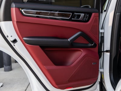 2023 Porsche Cayenne S Platinum Edition