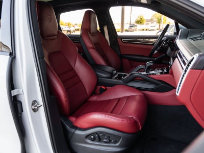 2023 Porsche Cayenne S Platinum Edition