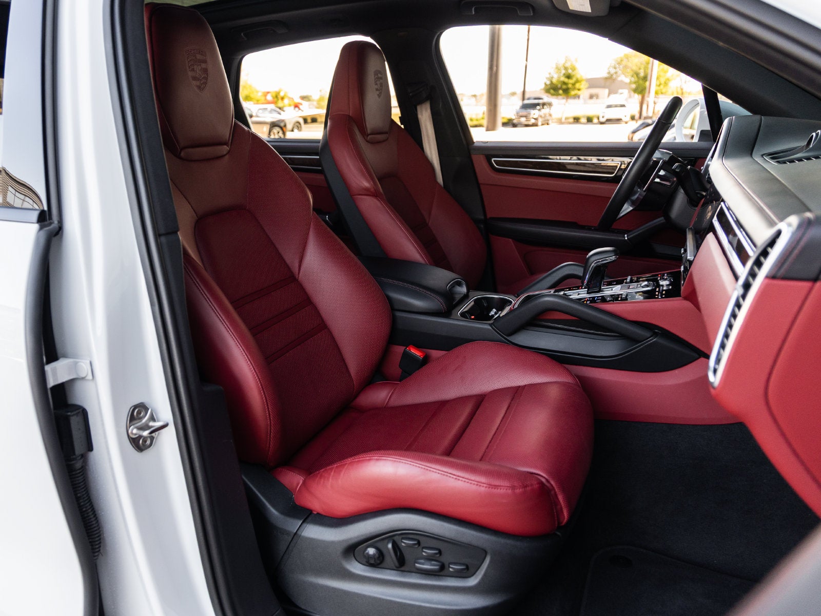 2023 Porsche Cayenne S Platinum Edition