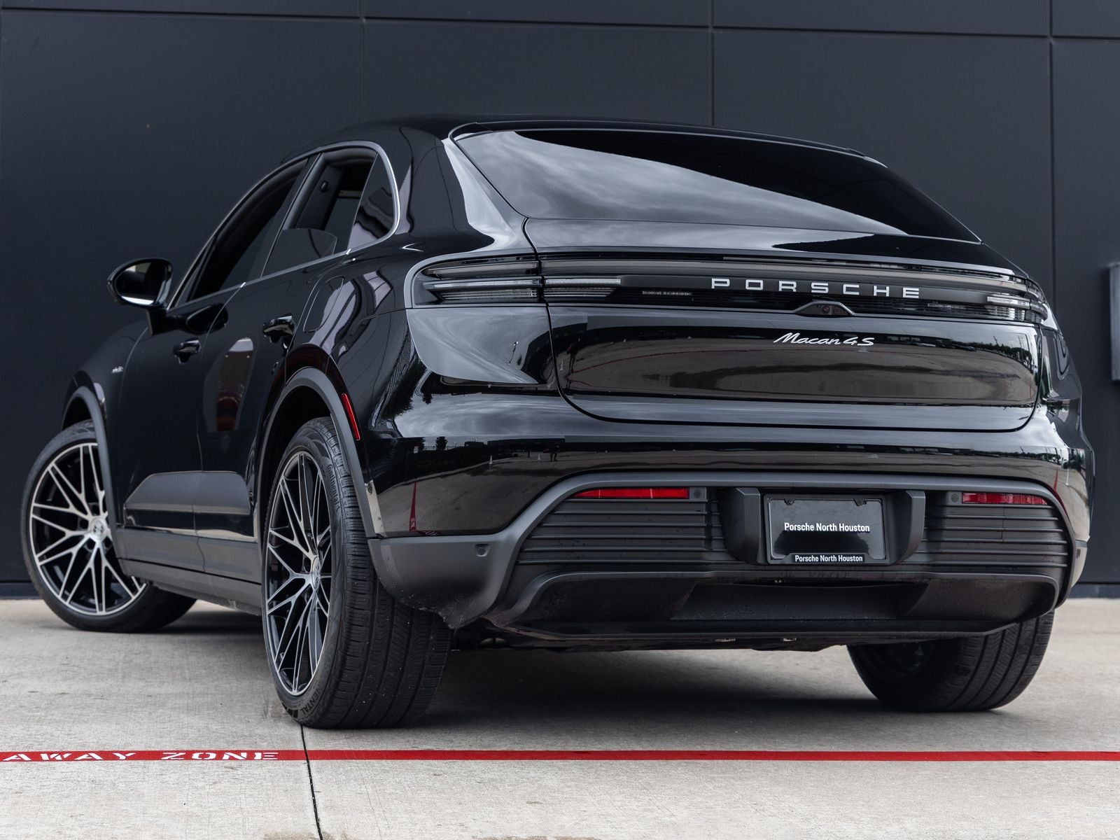 2025 Porsche Macan Macan 4S Electric