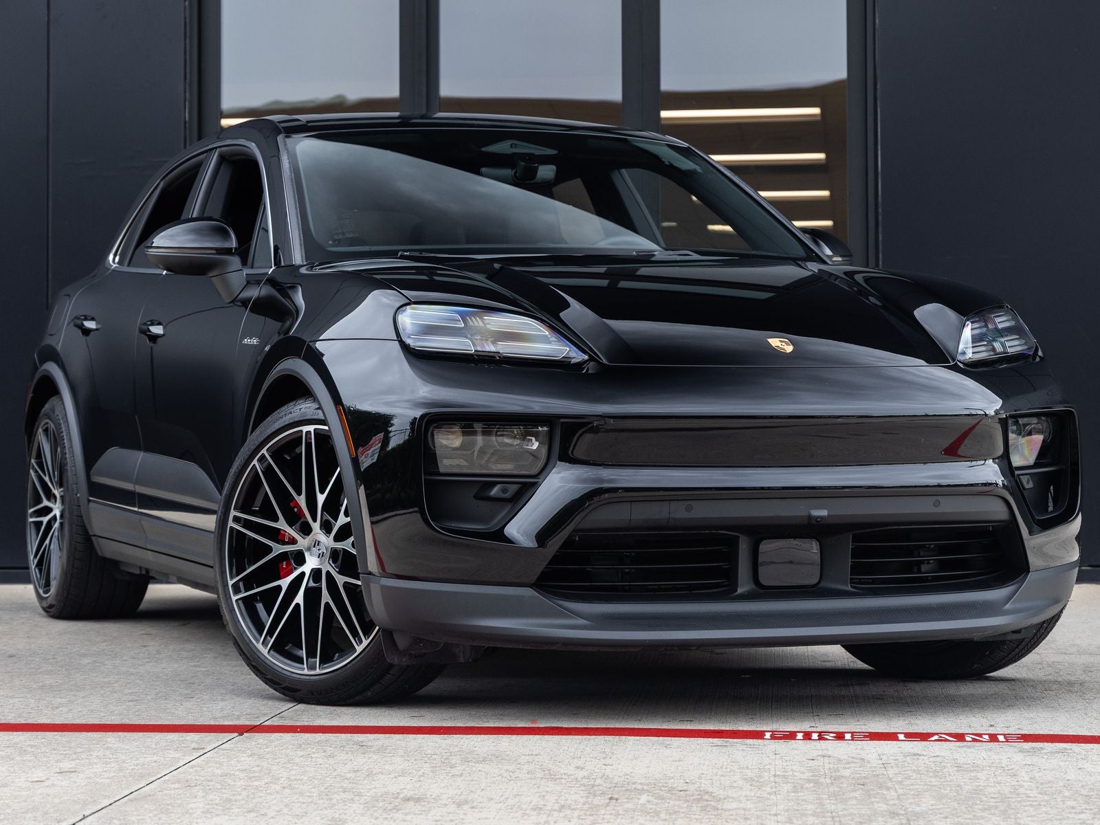 2025 Porsche Macan Macan 4S Electric