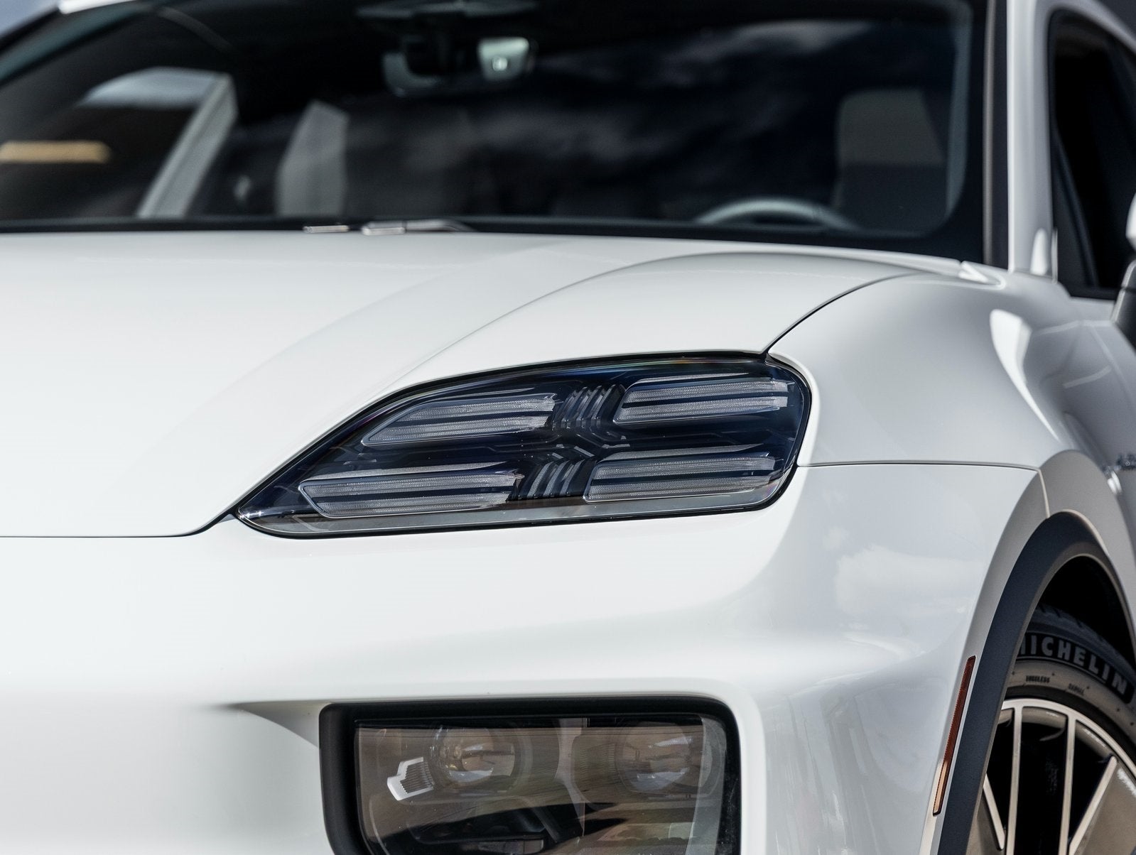 2025 Porsche Macan Electric 4S