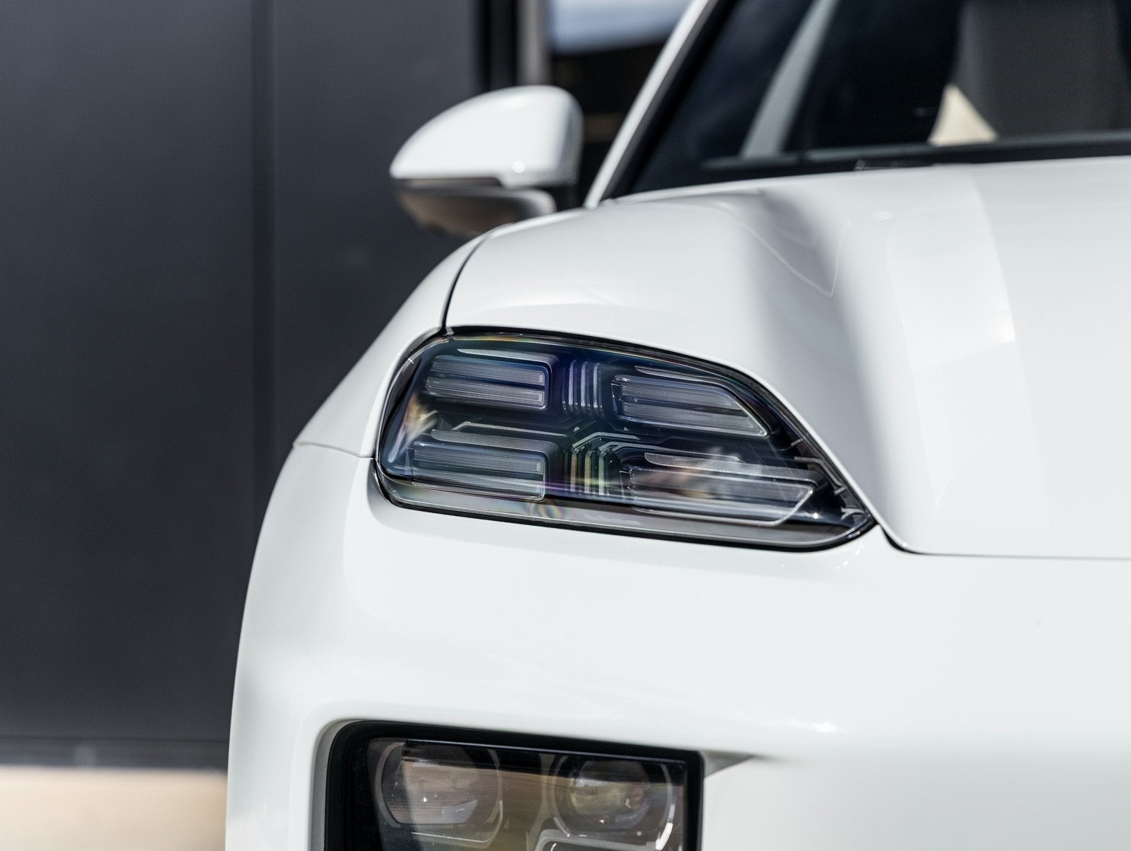 2025 Porsche Macan Electric 4S