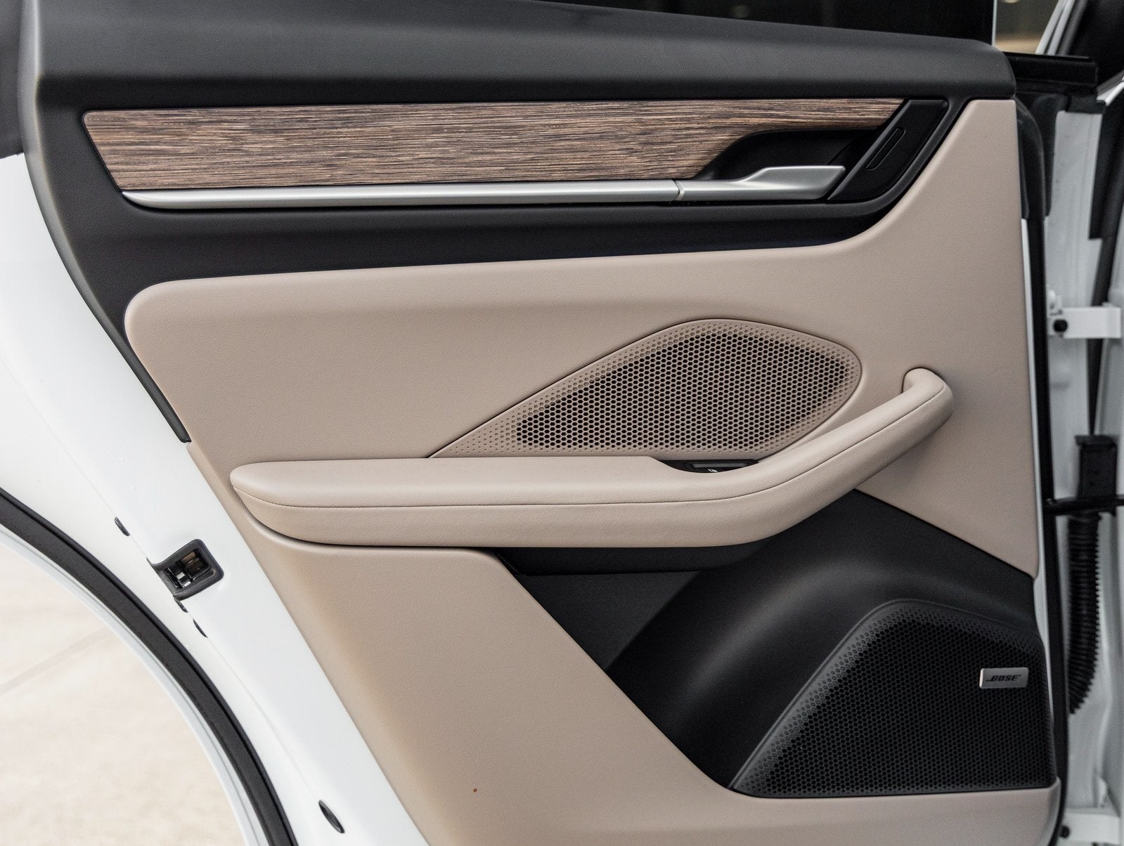 2025 Porsche Macan Electric 4S