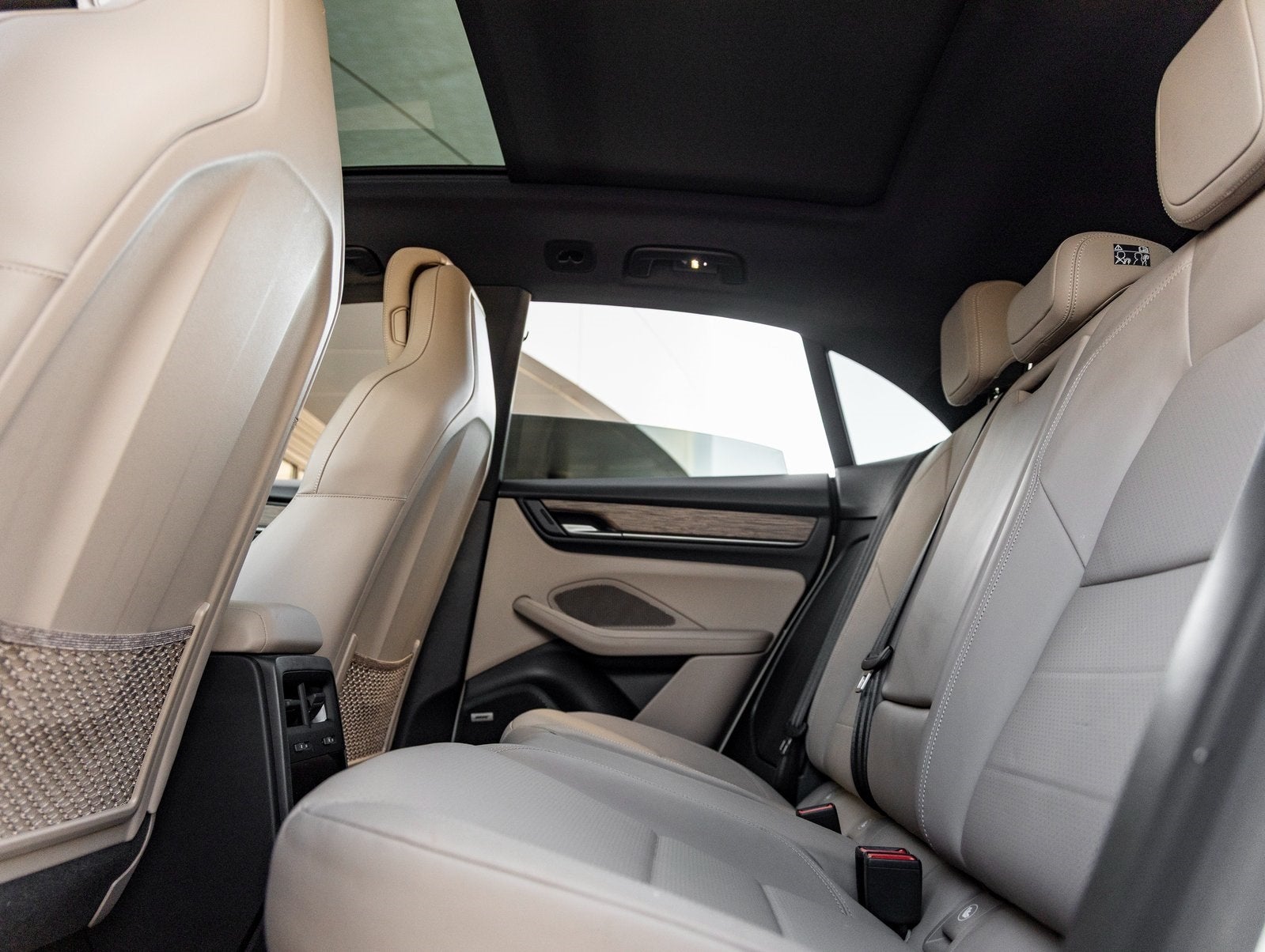 2025 Porsche Macan Electric 4S