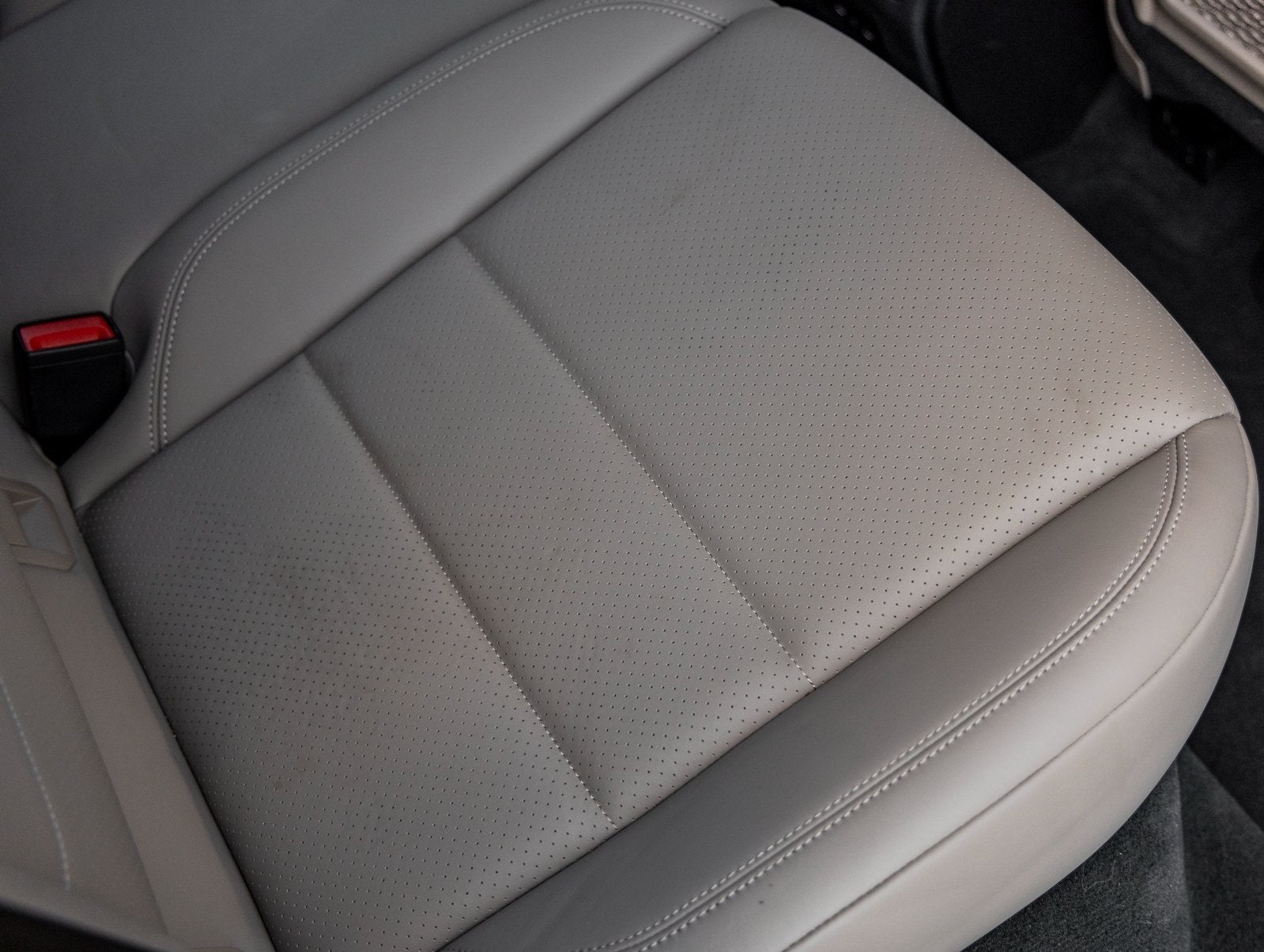 2025 Porsche Macan Electric 4S