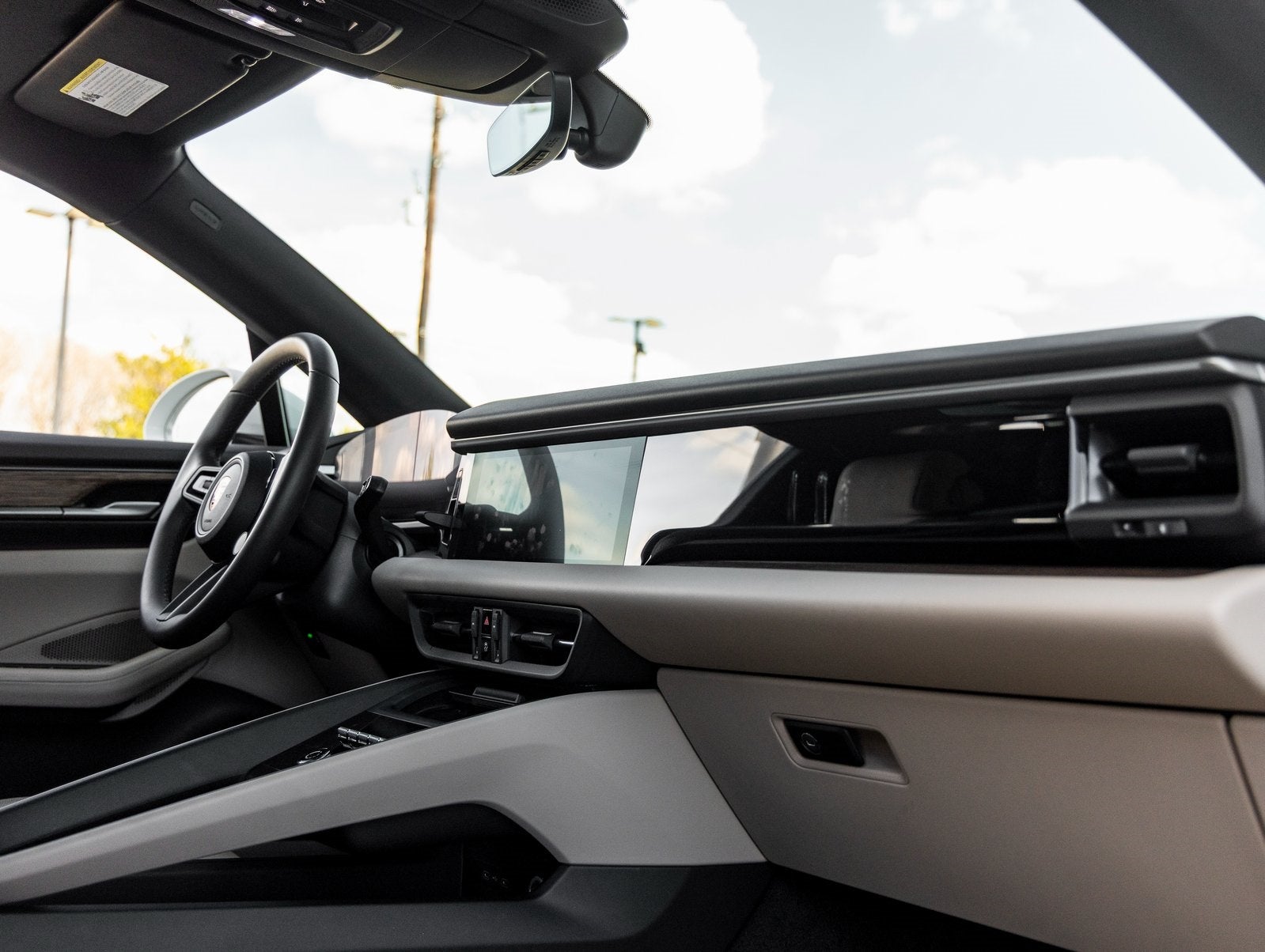 2025 Porsche Macan Electric 4S