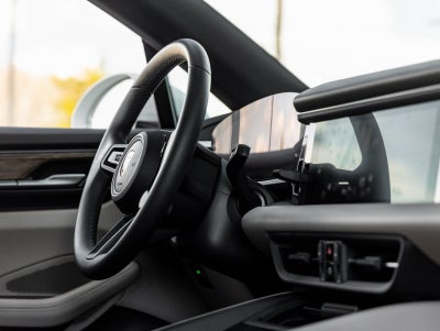 2025 Porsche Macan Electric 4S