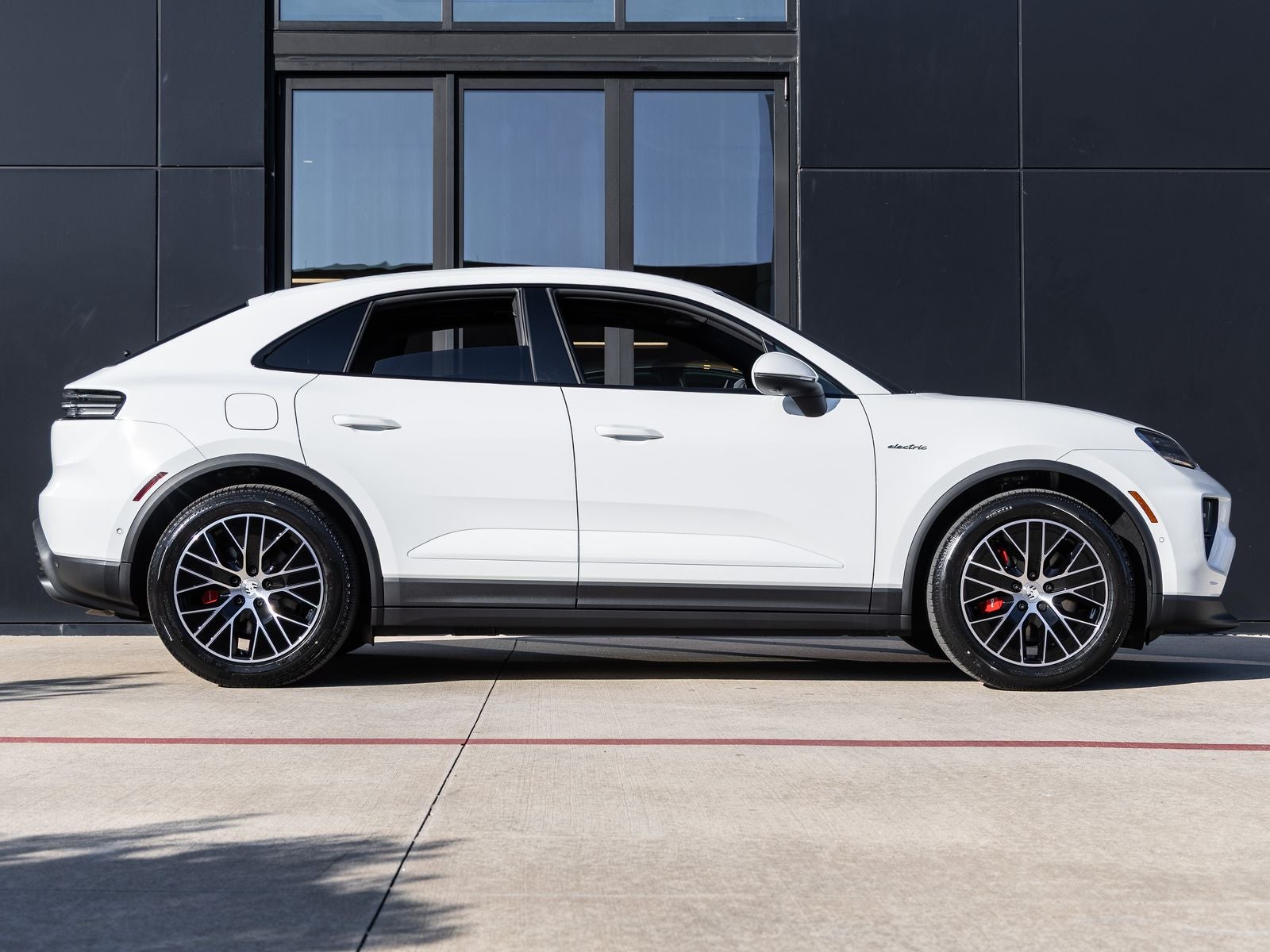 2025 Porsche Macan Macan 4S Electric