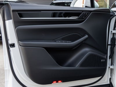 2025 Porsche Macan Macan 4S Electric