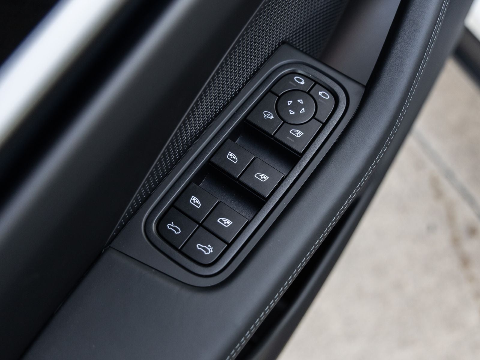 2025 Porsche Macan Macan 4S Electric