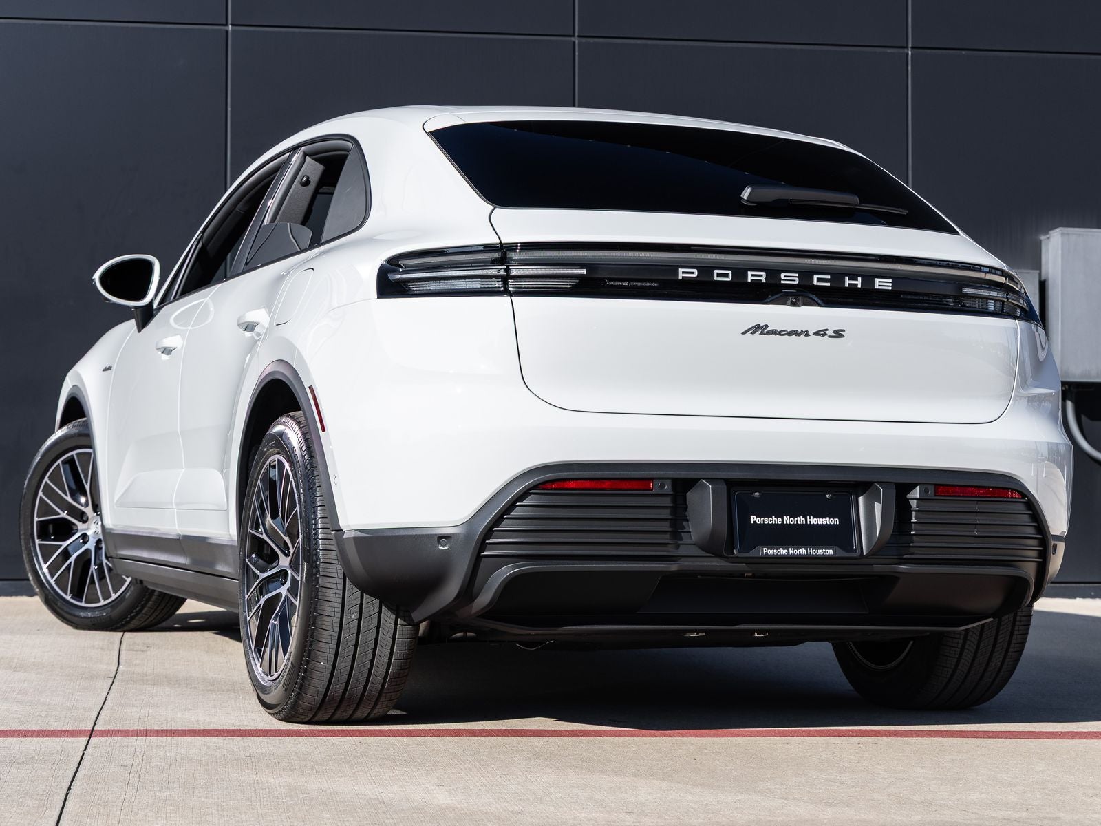 2025 Porsche Macan Macan 4S Electric
