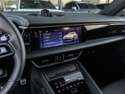 2025 Porsche Macan Macan 4S Electric