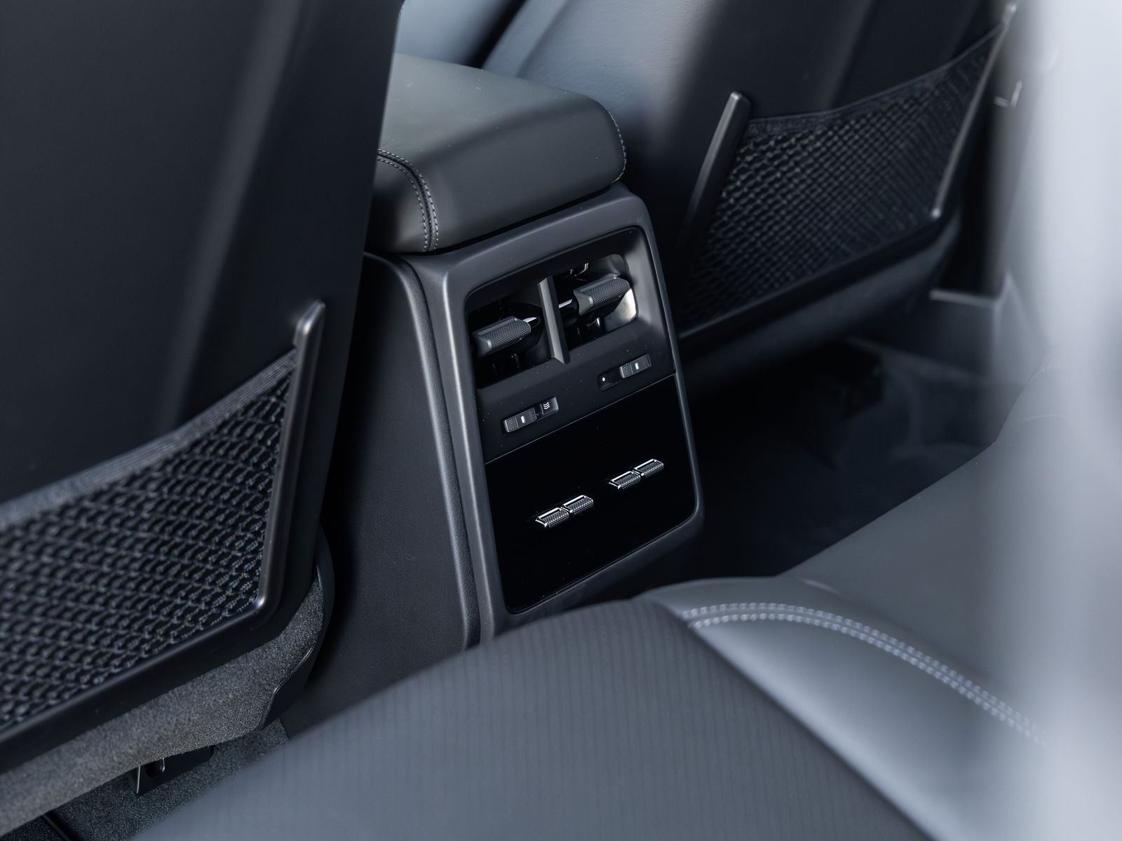 2025 Porsche Macan Macan 4S Electric