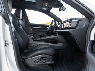 2025 Porsche Macan Macan 4S Electric