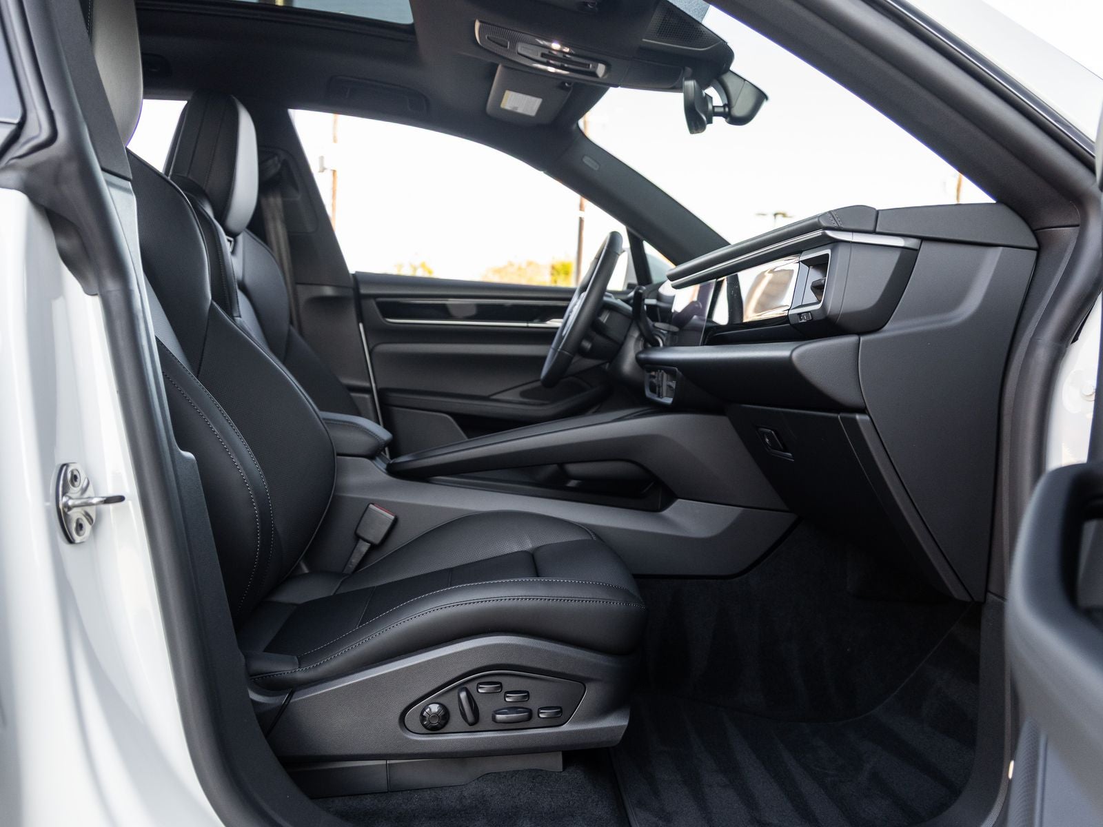 2025 Porsche Macan Macan 4S Electric