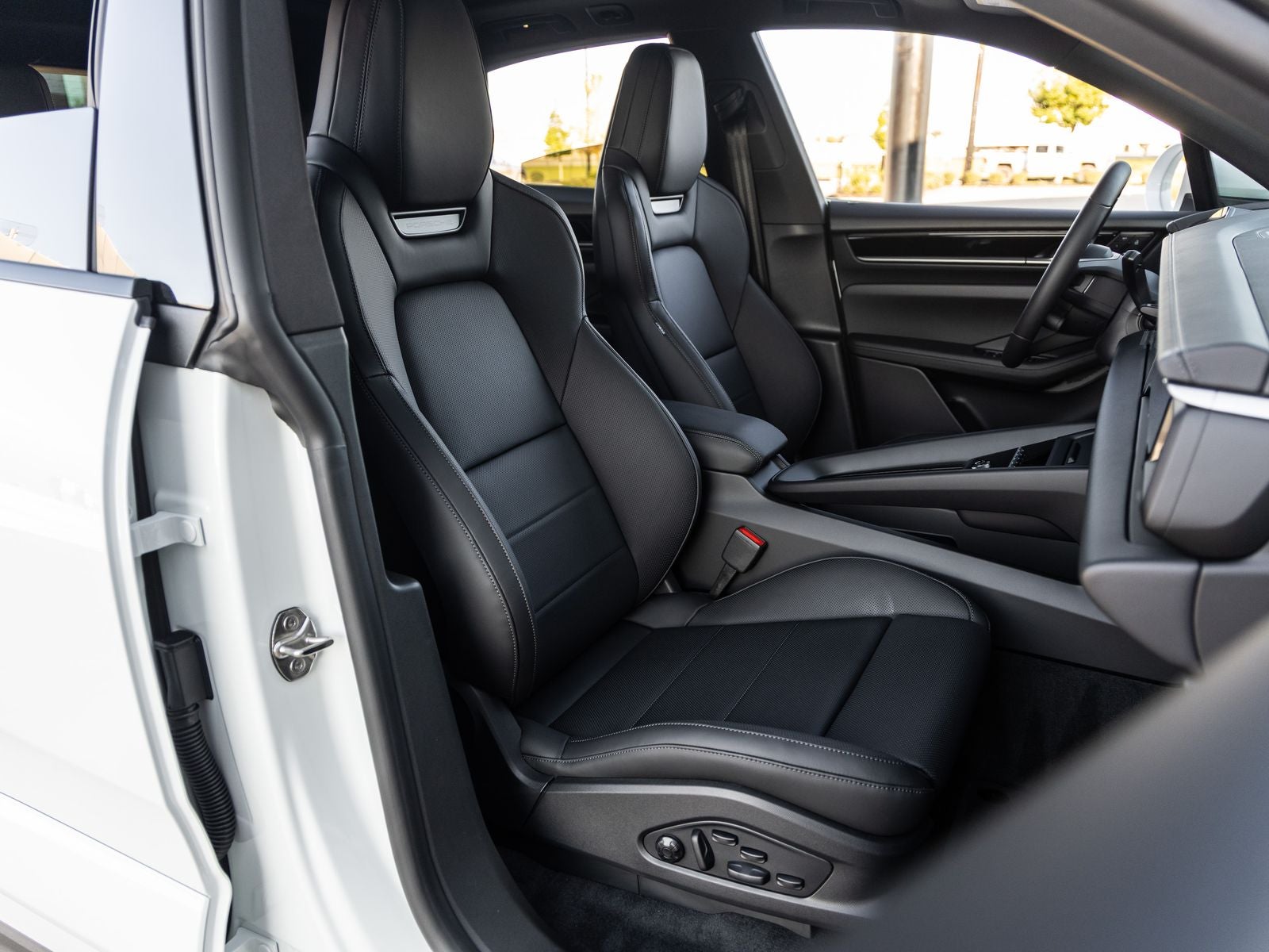 2025 Porsche Macan Macan 4S Electric