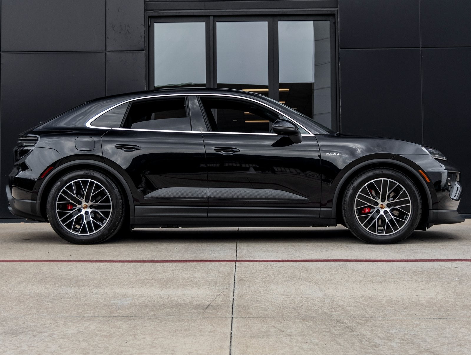 2025 Porsche Macan Macan 4S Electric