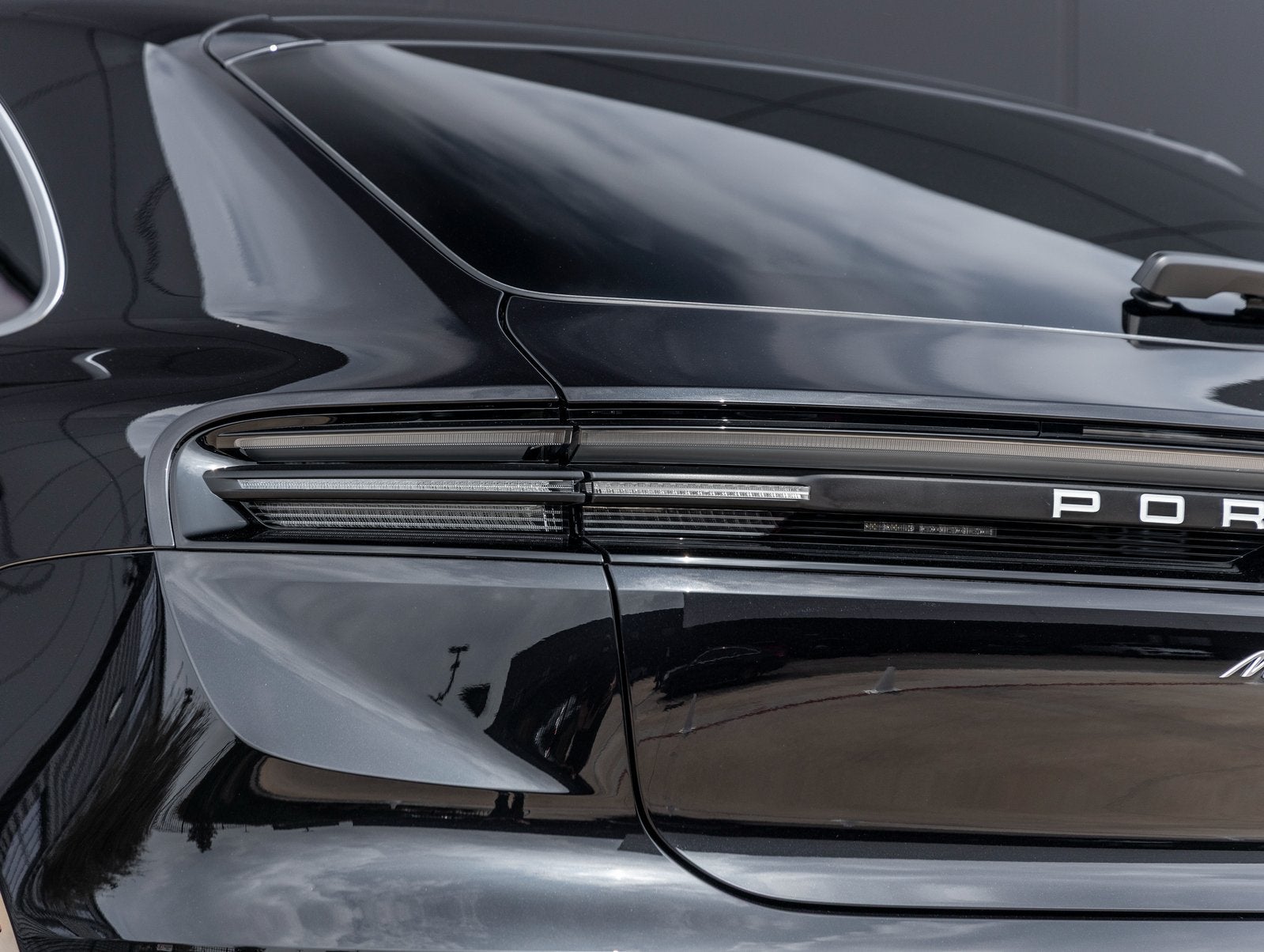 2025 Porsche Macan Macan 4S Electric