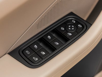 2025 Porsche Macan Macan 4S Electric