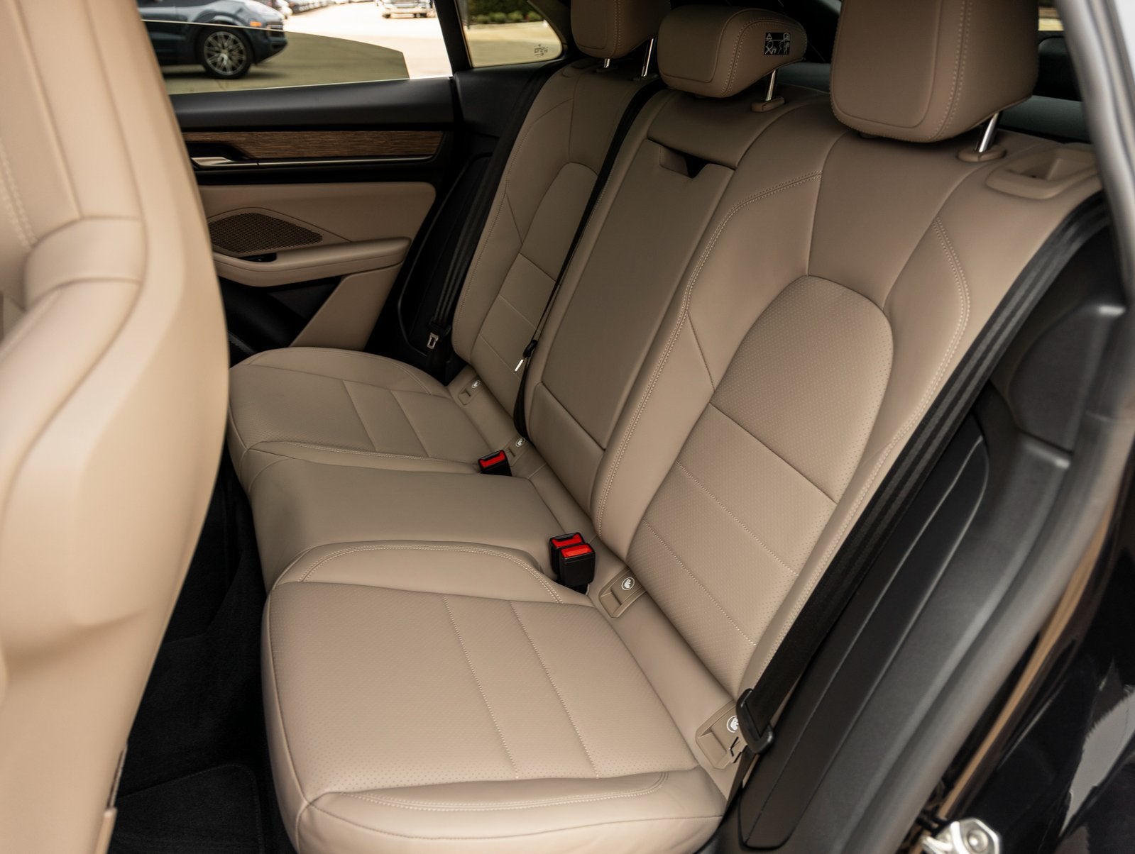 2025 Porsche Macan Macan 4S Electric