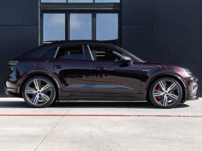 2024 Porsche Macan Macan Turbo