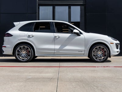 2017 Porsche Cayenne GTS