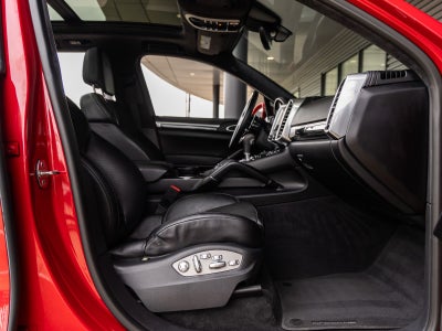2018 Porsche Cayenne Cayenne GTS