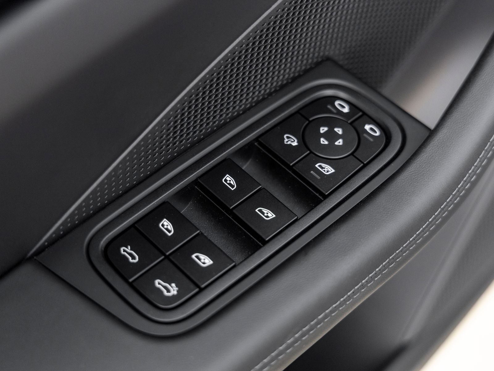 2026 Porsche Macan Macan Electric