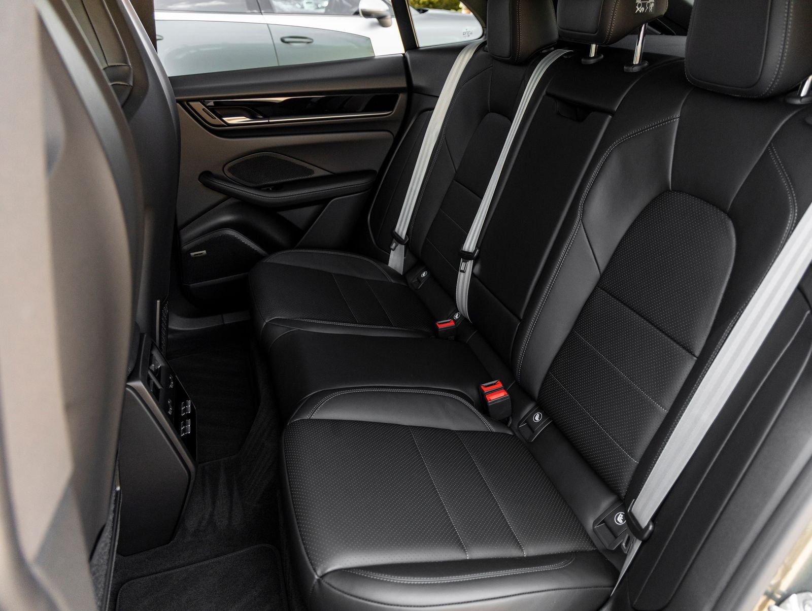 2026 Porsche Macan Macan Electric
