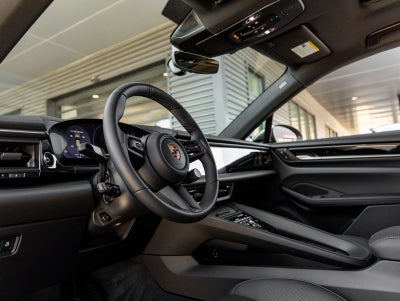 2026 Porsche Macan Macan Electric