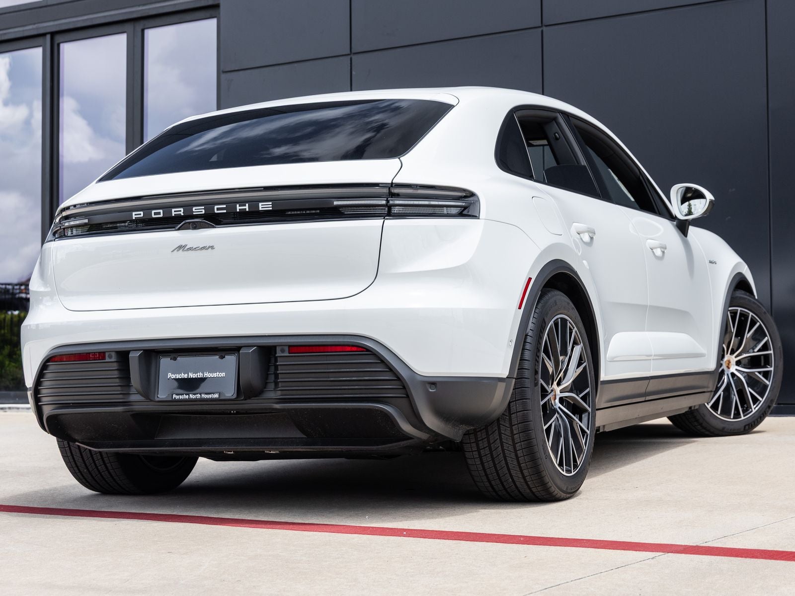 2025 Porsche Macan Electric
