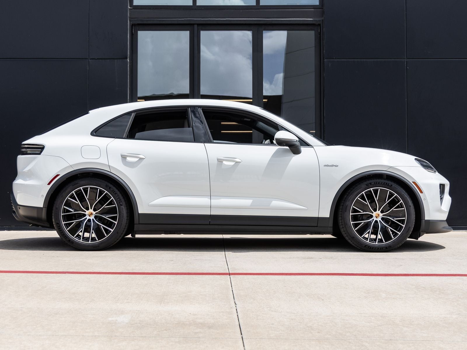 2025 Porsche Macan Electric