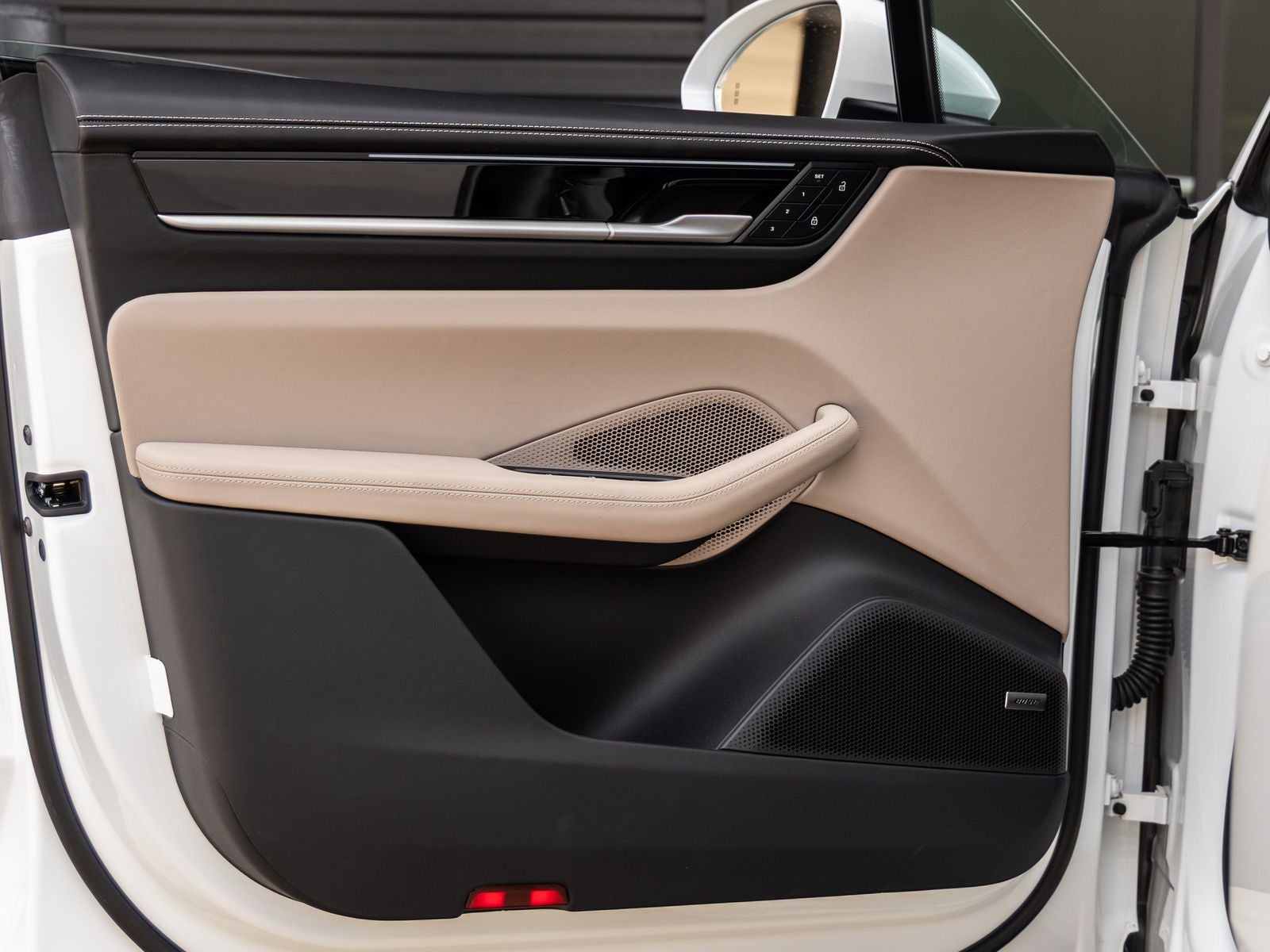 2025 Porsche Macan Electric